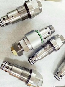 ชุดวาล์วควบคุมรถขุด PC200-8 PC270-8 PC220-8 รุ่น 708-2L-06780 - Product Image 2