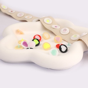 T09 tùy chỉnh 4 trong <span class=keywords><strong>1</strong></span> quần áo nhựa Snap Nút cho quần áo trẻ em T8 nhựa POM nút Fastener bất kỳ kích thước trong suốt có sẵn - Product Image 6