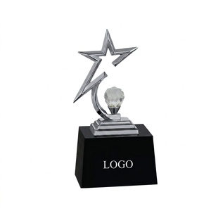 Trophée étoile avec base en boule de cristal, modèle 634 A B C, finition plaquée, design durable pour les sports et les jeux, trophée en métal - Product Image 1