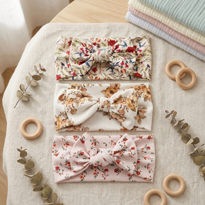 Paquete <span class=keywords><strong>de</strong></span> 6 Diademas Florales Vintage Acanaladas Surtidas <span class=keywords><strong>para</strong></span> Niñas, <span class=keywords><strong>Turbantes</strong></span> con Nudo Hecho a Mano, Suaves <span class=keywords><strong>para</strong></span> la Piel, Sin Rastro, Venta al por Mayor, Listo <span class=keywords><strong>para</strong></span> Enviar - Product Image 2