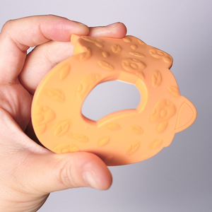 Nouveau jouet sensoriel à mâcher en <span class=keywords><strong>silicone</strong></span> souple sans BPA en forme de <span class=keywords><strong>renard</strong></span> pour bébé unisexe 2025, <span class=keywords><strong>anneau</strong></span> de <span class=keywords><strong>dentition</strong></span> pour 0-24 mois - Product Image 4