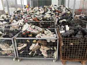 S03现代女式二手女鞋可重复使用二手运动凉鞋和皮鞋海外混装鞋批发 - Product Image 6