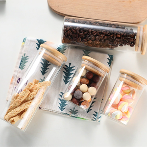 Juego de cocina personalizable al por mayor 4 piezas de vidrio vacío de borosilicato juego de tanque de almacenamiento de especias <span class=keywords><strong>con</strong></span> tapa de Bambú - Product Image 1
