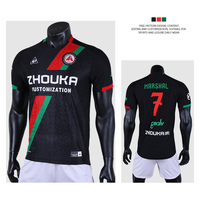 Großhandel Maßgefertigte Jacquard-Polyester Sublimations-Herren-Fußballtrikots Hersteller Personalisierte Team-Shirts