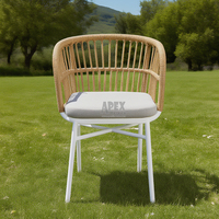 Chaise de jardin en aluminium avec corde à tisser Chaises de patio empilables modernes en aluminium personnalisées au design nordique