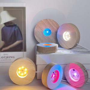 Base lumineuse en bois massif moderne boule de cristal en bois veilleuse 5V LED support de lampe créatif ornements artisanaux <span class=keywords><strong>prix</strong></span> de gros - Product Image 1