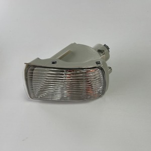 ไฟเลี้ยวสำหรับ Toyota 4Runner ปี 03-05 พร้อมหลอดไฟ OE 81521-35401 แบบฮาโลเจน - Product Image 4