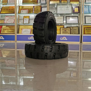 Neumático de caucho sólido Topower 16x5x10 para elevador de tijera diésel de uso industrial con capacidad para 2 personas - Product Image 4