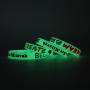 Cinturini da polso motivazionali in gomma luminosa con nomi personalizzati aggiungono braccialetti in Silicone braccialetti in gomma incandescente - Product Image 3