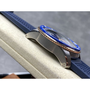 Reloj Deportivo de Lujo para Hombre de Diseño con Correa de 22 mm, Bisel Luminoso de Cerámica, Puntero, Estilo Ejecutivo Personalizado, Correa de Goma, Shanghái - Product Image 5