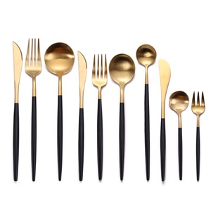 Cubiertos DE BODA vintage chapados en oro rosa de 5 piezas, juego de cubiertos Cutipol blanco y dorado cepillado Goa - Product Image 4