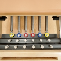 Reformer Pilates Esthétique Personnalisé avec Plateforme Arrière en Bois de Qualité Studio, Équipement de Gymnastique pour la Maison