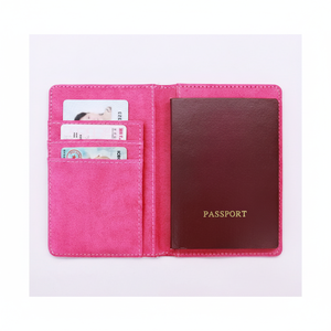 Voyagez dans le style avec notre portefeuille de passeport en cuir RFID de qualité supérieure durable, élégant et parfait pour l'explorateur moderne - Product Image 1