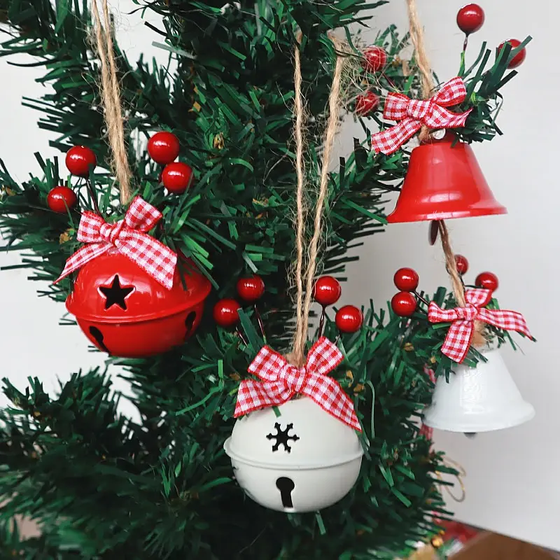 Atacado barato ornamentos Natal árvore pingentes Cinco estrelas snowflake sinos Winding berry acessórios sinos