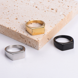 <span class=keywords><strong>Bague</strong></span> Chevalière Homme <span class=keywords><strong>Femme</strong></span> Pvd Personnalisé Rectangle en Acier Inoxydable Plaqué or Grand Logo Personnalisé Gravé Vierge - Product Image 6