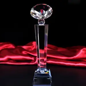 Honor Of Crystal Wholesale Transparent K9 Crystal Hand Trophy Award Customized Engraving Crystal Trophy