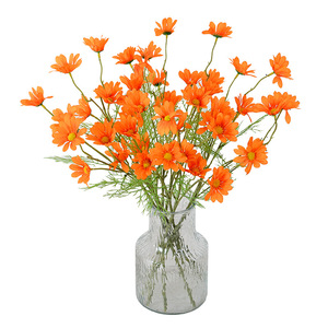 Bouquet de marguerites artificielles réalistes en soie et plastique pour la décoration intérieure, les mariages et les accessoires de photographie en extérieur - Product Image 5