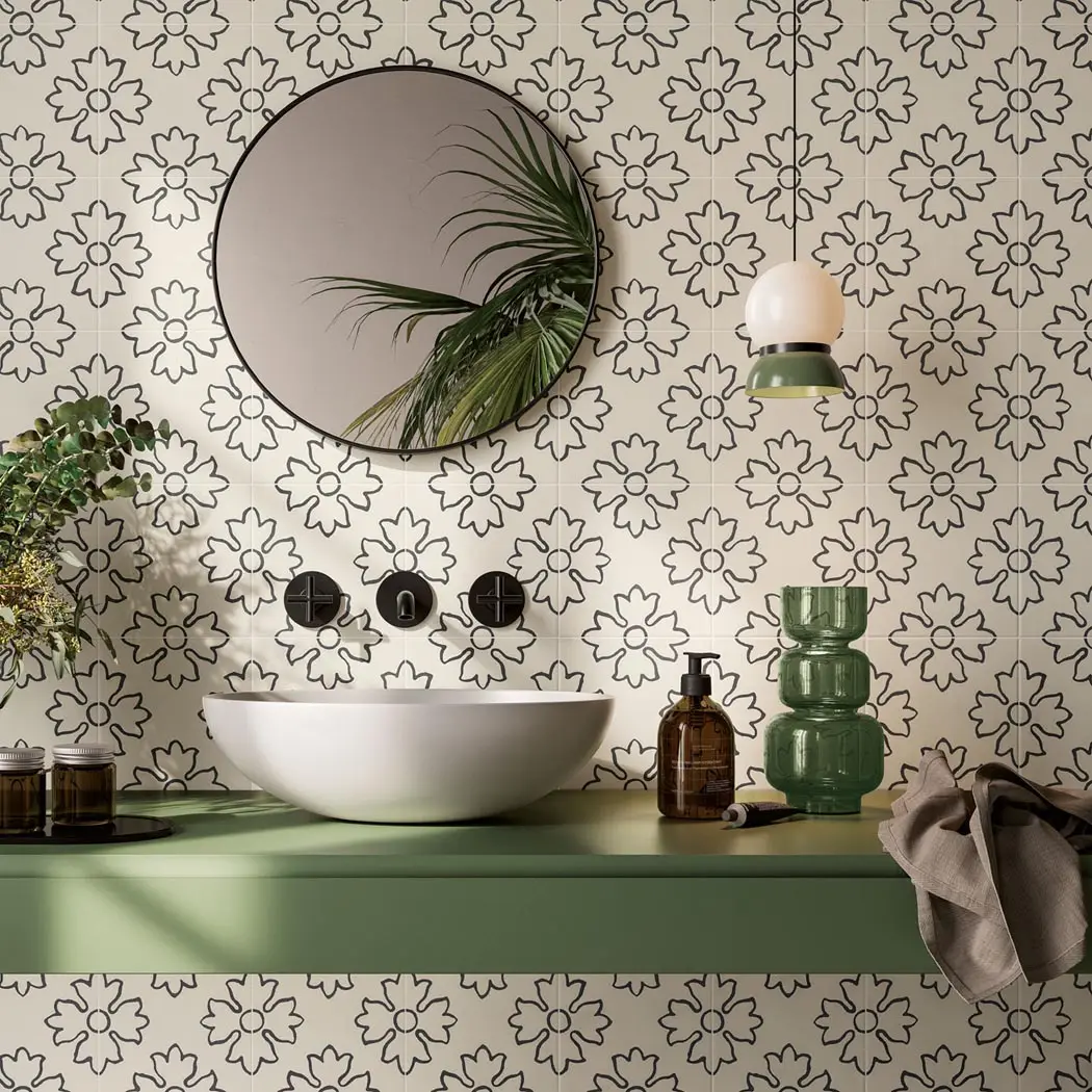 बाथरूम डाइनिंग रूम की दीवार के फर्श की सजावट के लिए फैशनेबल स्टाइल फूल पैटर्न 200 * 200 मिमी आंतरिक चीनी मिट्टी के बरतन टाइल