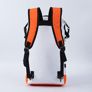 Sac à dos isotherme en PVC imperméable et anti-fuite pour femmes et hommes, sac isotherme souple pour canettes et repas, idéal pour le camping, la plage et les excursions - Product Image 3