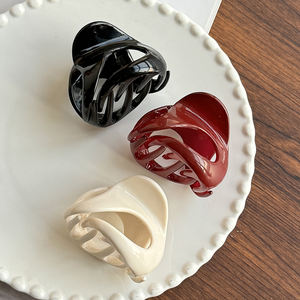 Pinza de pelo sencilla y elegante para cola de caballo alta, pinza de resina hecha a mano para la parte trasera de la cabeza, pinza de tiburón mediana para otoño e invierno - Product Image 6