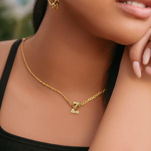 Collier avec pendentif initial Z en acier inoxydable 316L plaqué or PVD, bijoux de mode durables et résistants - Product Image 3