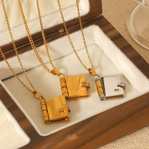 Высококачественное модное водонепроницаемое ожерелье с подвеской-книжкой из нержавеющей стали с титановым покрытием для пар - Product Image 4