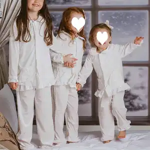 新款上市白色天鹅绒兄弟姐妹匹配睡衣家庭匹配女婴睡衣儿童男孩圣诞睡衣