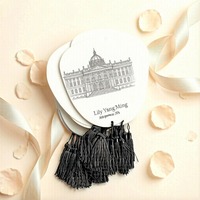 Invitation personnalisée en éventail rond en papier blanc, carton, impression aquarelle avec pompon en soie pour les cadeaux de fête nuptiale