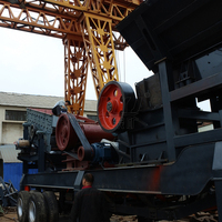 En Alibaba Fournisseur de concasseurs de pierres Exploitation minière Grande usine de concassage de roches 100-150tph Concasseur à mâchoires mobile en acier à faible fonte avec courroie Q235