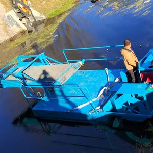 Planta acuática flotante de maleza automática con motor diésel, bote colector pequeño de lenteja de agua - Product Image 1