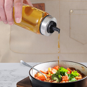 Bouteille d'huile d'olive en verre vert Marasca avec bouchon en acier inoxydable, en promotion - Product Image 2
