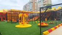 Équipement de parc d'attractions extérieur multifonctionnel pour enfants, grande aire de jeux d'aventure avec trampoline et toboggans