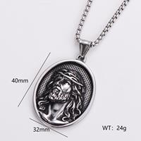 Collier personnalisé avec pendentif nœud celtique Triquetra gravé et pendentif faucille de la mort gothique