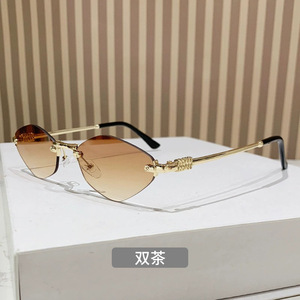 Lunettes de soleil sans monture dégradées pour femmes, style œil de chat, protection UV400, pour la conduite, style rétro, monture métallique pour adulte - Product Image 1