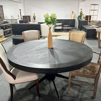Table ronde en bois naturel au design unique et moderne