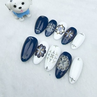 Uñas artificiales Corta almendra estilo floral azul Alta calidad y reutilizable