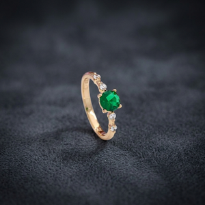 Bague Xuping en laiton plaqué or avec pierre verte, émeraude de luxe en zircon cubique, pour femme, taille ajustable - Product Image 1