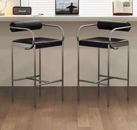 Tabouret en cuir à haute assise de style nordique, base en métal, design moderne et minimaliste, confortable, essentiel pour bar à domicile, mobilier de bar.