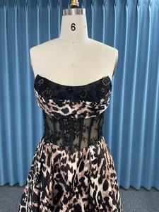 Elegante Vestido Largo de Noche con Estampado Personalizable para Ocasiones Especiales - Product Image 2