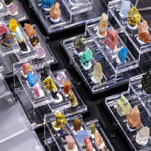 Bán Buôn Mẫu Tự Nhiên Kích Thước Khác Nhau Rock Và Khoáng Vật Pha Lê Mẫu Hộp Cho Lưu Niệm Và Quà Tặng - Product Image 3