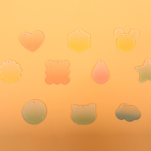 Colgante de acrílico Guka con cadena de cuentas coloridas, forma de estrella transparente con brillo degradado para la fabricación de joyería DIY - Product Image 2