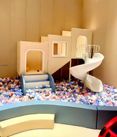 Peralatan Bermain Dalam Ruangan Tema Morandi Khusus Dengan Trampolin Kecil dan Seluncuran Spiral untuk Proyek Taman Kanak-Kanak Kelas Atas
