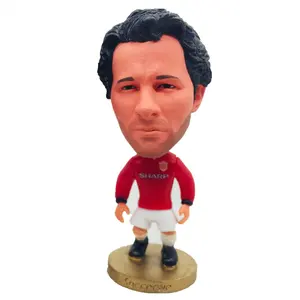 Soccerwe MU Giggs7cmコレクタブルミニチュアアクションフィギュアフットボールスター置物ファン & ディスプレイ用