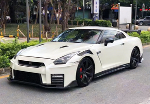 Guardabarros Delanteros de Fibra de Carbono Semi-Seca Estilo Nismo para Nissan GT-R R35 2008-2023, Versión Imprimada - Product Image 2