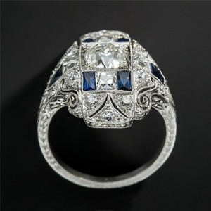 Anello con Motivo Traforato Stile Palazzo per Donne, Gioiello di Moda con Accento Blu, Vendita all'Ingrosso - Product Image 3