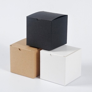 Caja de Regalo de Cartón Kraft Reciclable al por Mayor para Muñecas Pequeñas, Embalaje Cuadrado para Juguetes con Laminado Mate, Recubrimiento UV y Grabado en Relieve - Product Image 4