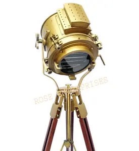 Bahari Antik Lampu Sorot Tempat Duduk Modern Dapat Dikoleksi dengan Dudukan Kayu Lampu Lantai Retro Dudukan Tripod Lampu Spot Panas