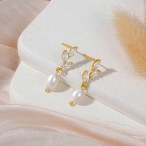 Moda zirkon elmas küpe zarif Dainty gelin kadınlar için inci küpeler köpüklü zirkon yaprak beyaz küpe - Product Image 6