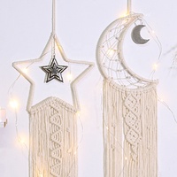 Attrape-rêves pour la décoration murale de la chambre à coucher suspendue avec des glands tissés Décoration intérieure Ornement Cadeau artisanal