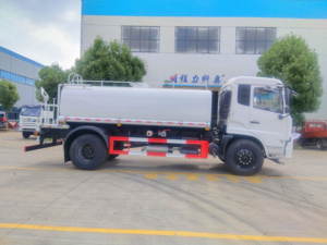 รถบรรทุกน้ำดงเฟิง 4x2 10000 ลิตร 10 ลูกบาศก์เมตร รถบรรทุกถังเก็บน้ำสำหรับทำความสะอาดถนนในเขตเทศบาล 10 ลูกบาศก์เมตร - Product Image 6